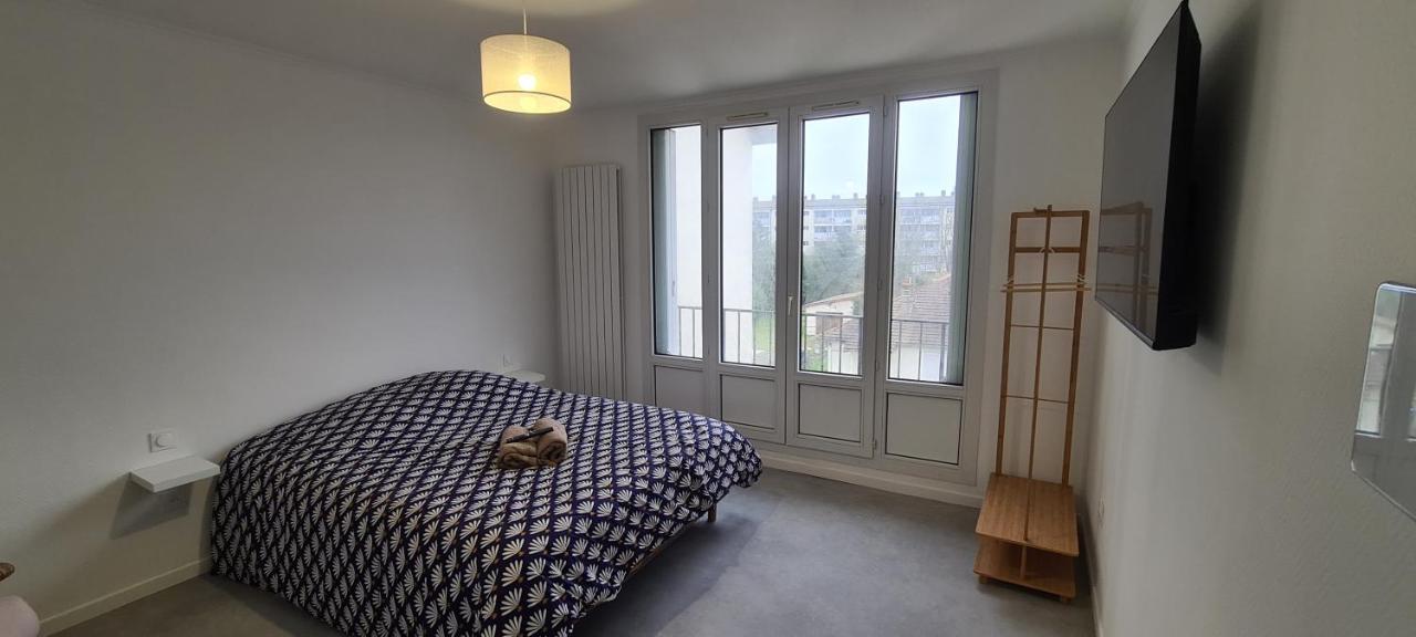 Private Room In Shared Apartment IV Beauvais Ngoại thất bức ảnh